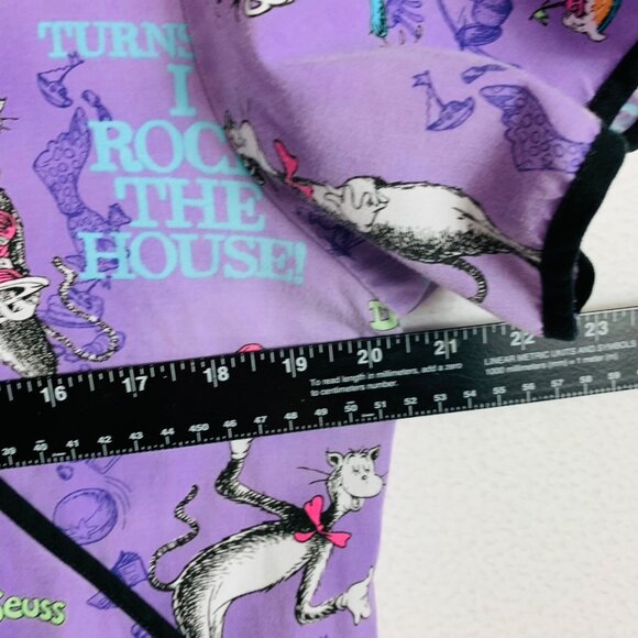 Dr Seuss Scrub Top Size M Cat In Hat Rock Mock Wrap Healthcare EVS Work Uniform - Picture 6 of 15